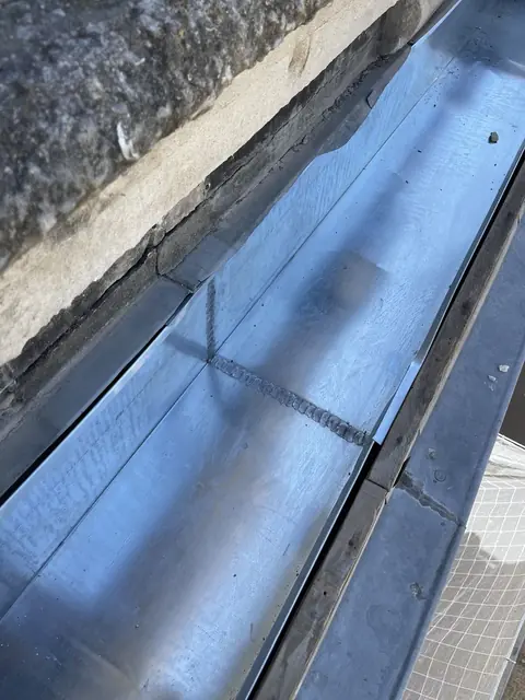 Chéneau en zinc